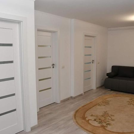 דירות קריובה Toporasi Apartament מראה חיצוני תמונה