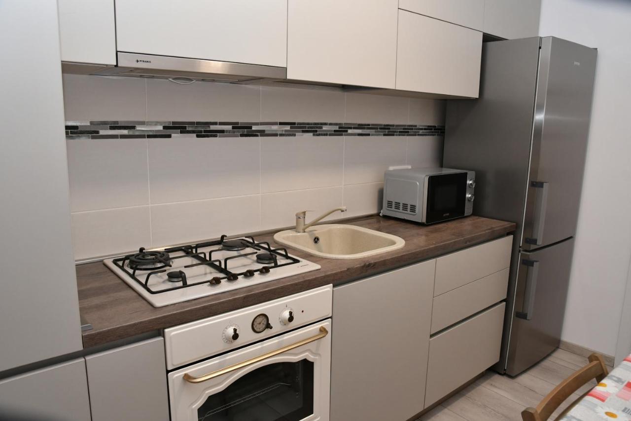 דירות קריובה Toporasi Apartament מראה חיצוני תמונה