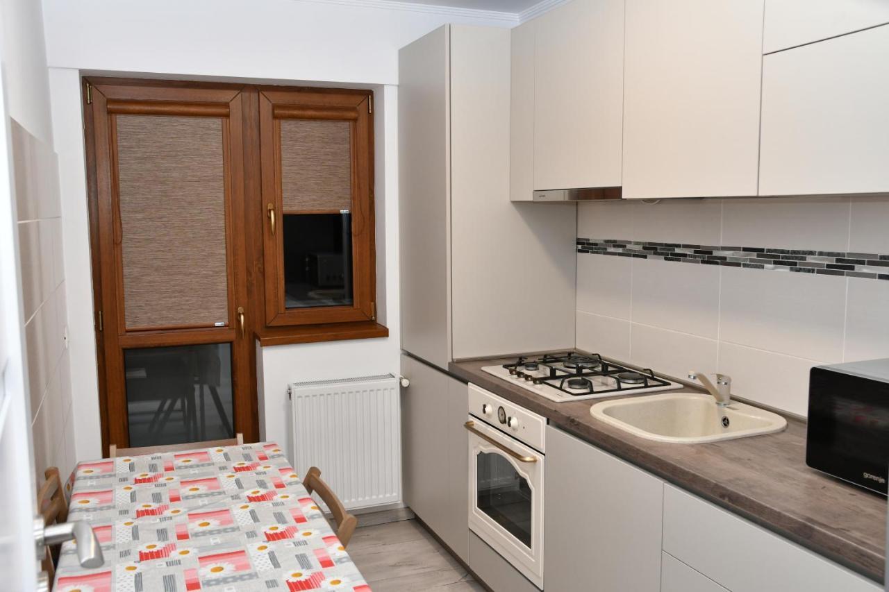 דירות קריובה Toporasi Apartament מראה חיצוני תמונה