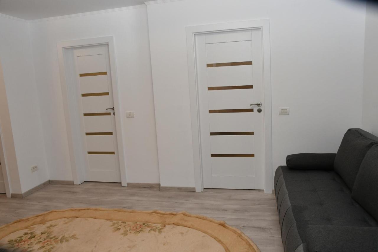 דירות קריובה Toporasi Apartament מראה חיצוני תמונה