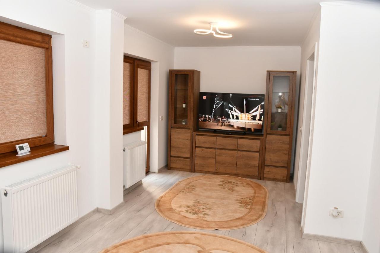 דירות קריובה Toporasi Apartament מראה חיצוני תמונה