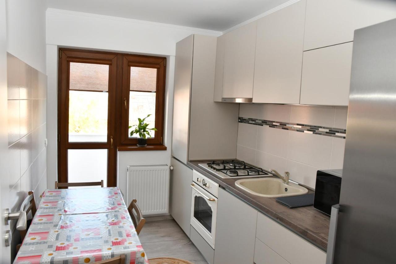 דירות קריובה Toporasi Apartament מראה חיצוני תמונה