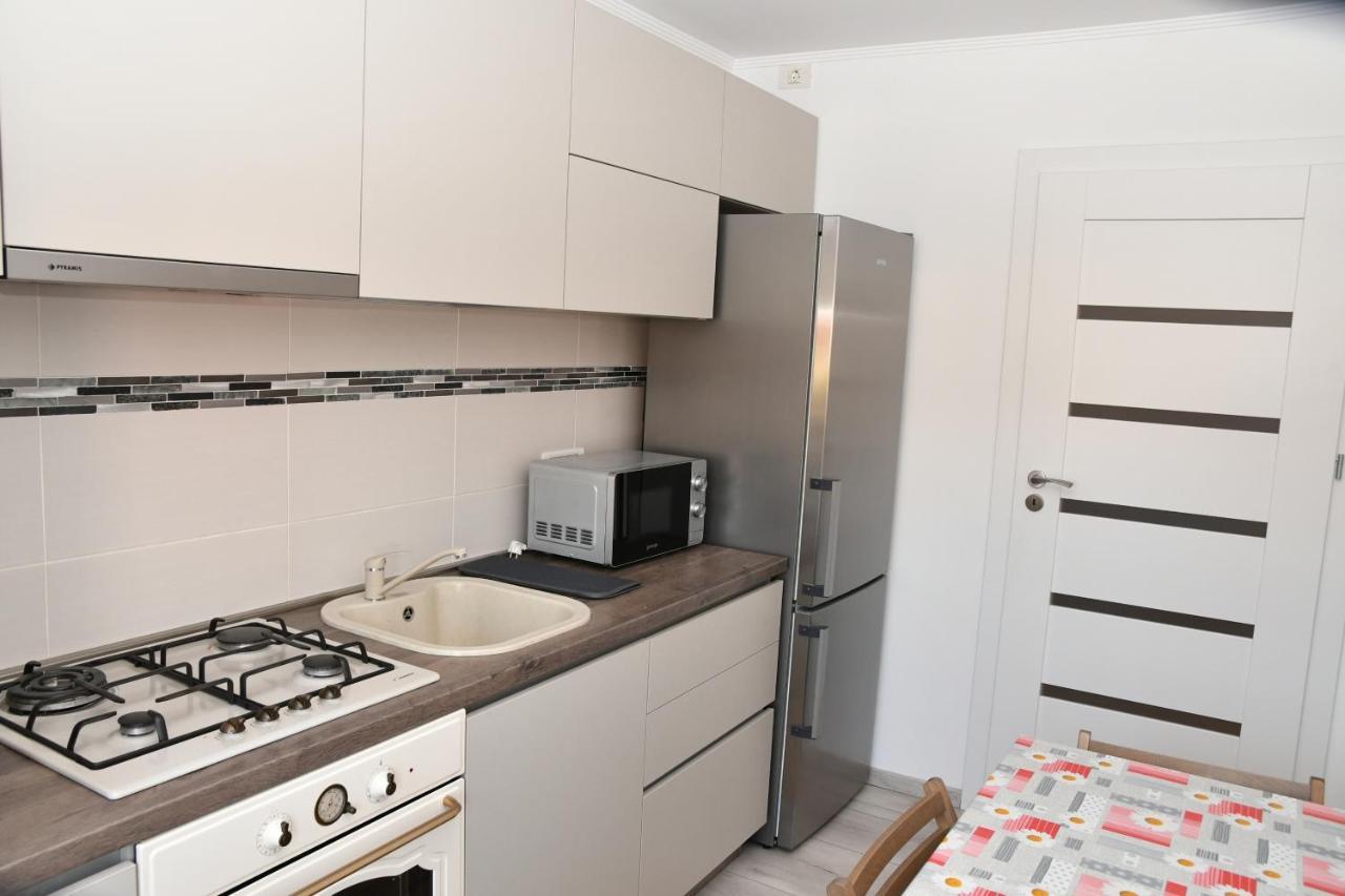 דירות קריובה Toporasi Apartament מראה חיצוני תמונה